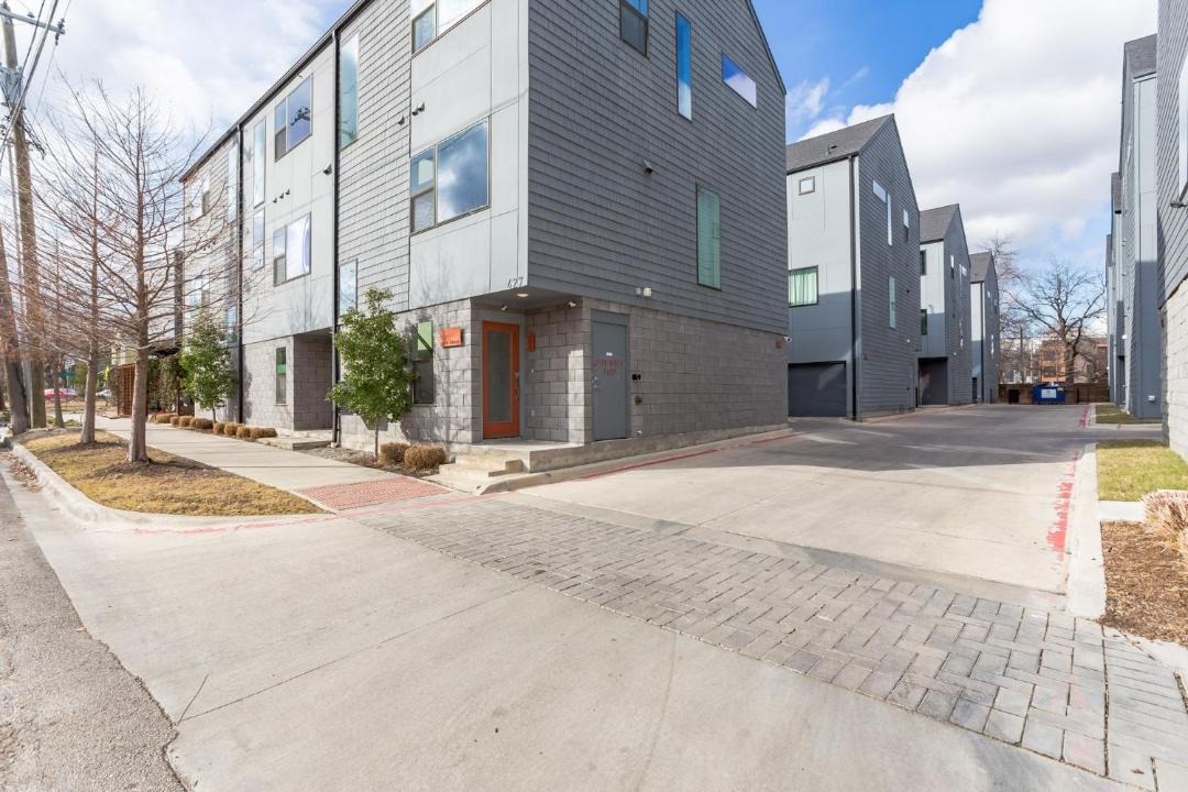 Photo of Buildings in Oak Cliff
