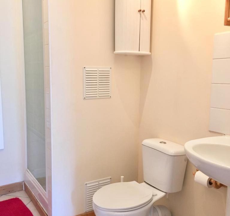 Photo of Bathroom in Sarceaux