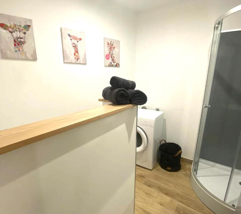 Photo of Others in Albert