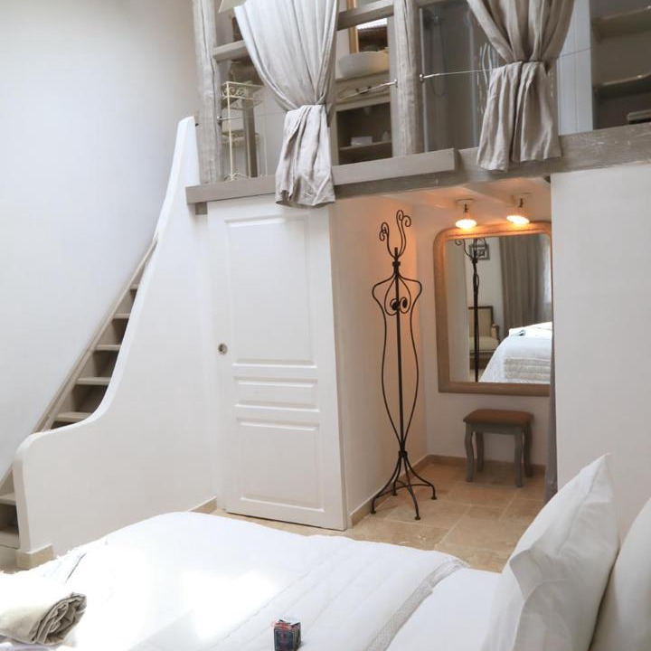 Photo of Others in Lamanon