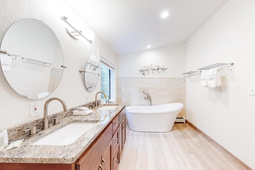Photo of Bathroom in Columbine Lake