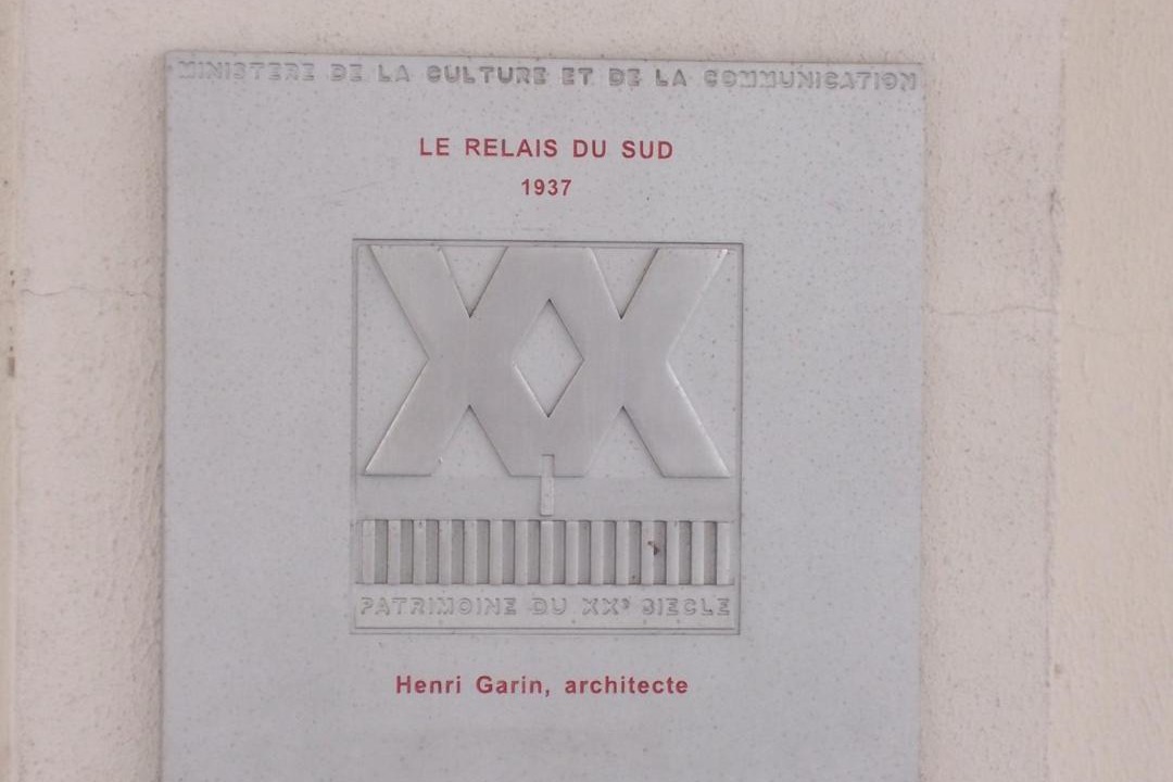 Photo of Others in Valence