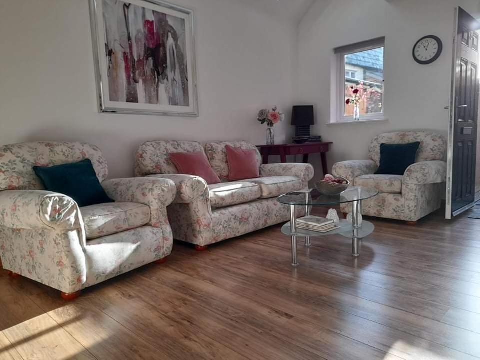 Photo of Livingroom in Tewkesbury