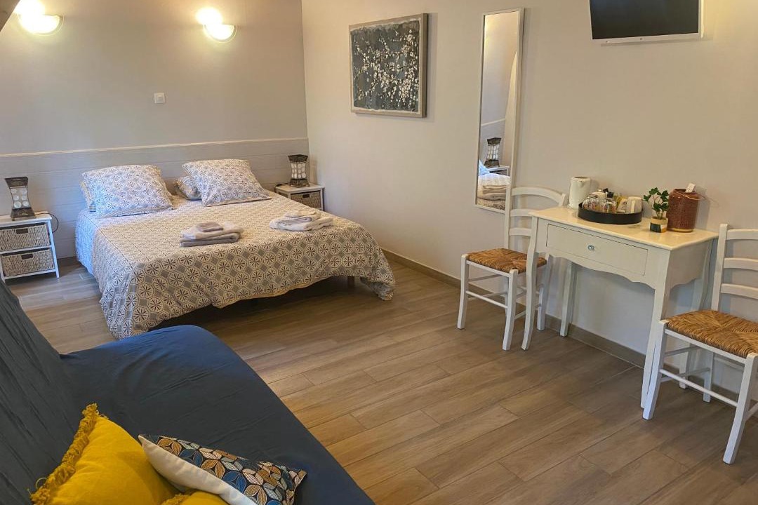 Photo of Bedroom in Chanos-Curson