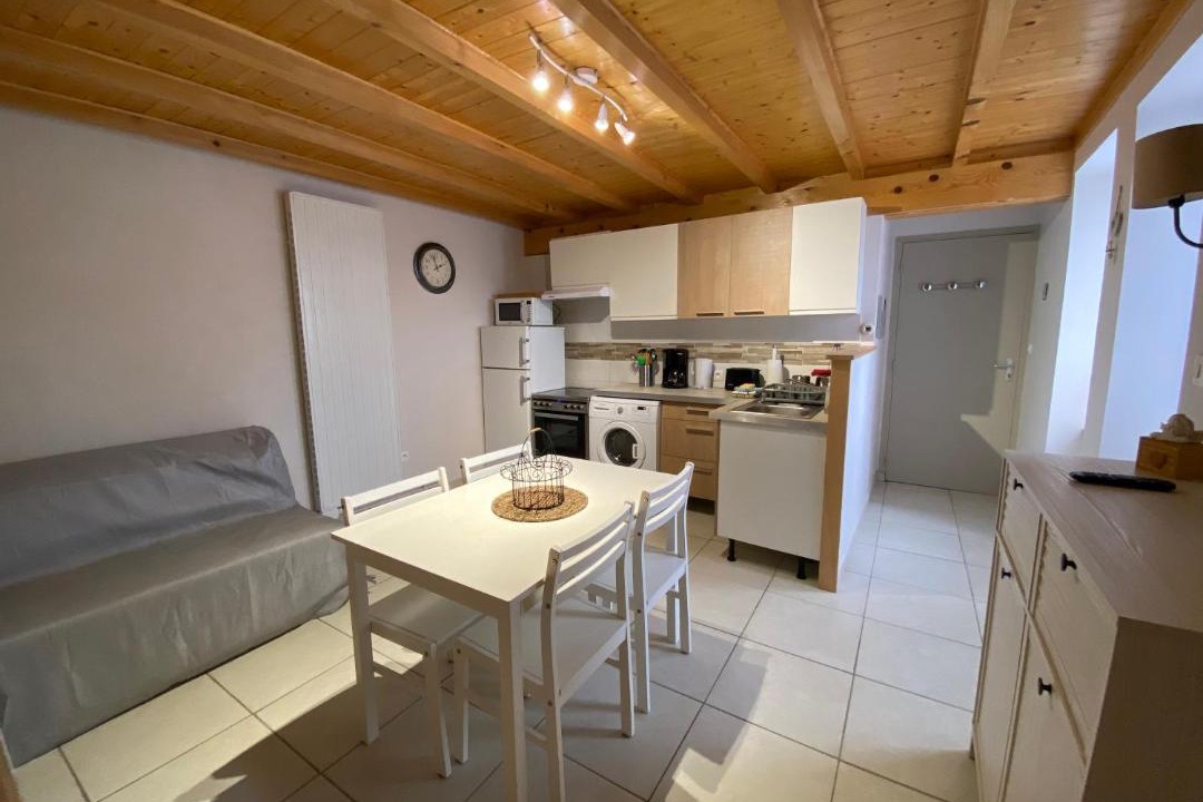 Photo of Others in Chanos-Curson