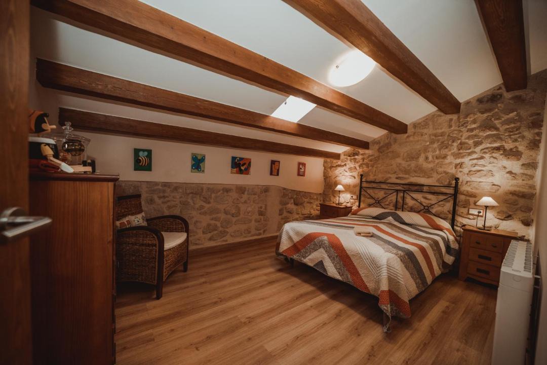 Photo of Bedroom in Bot
