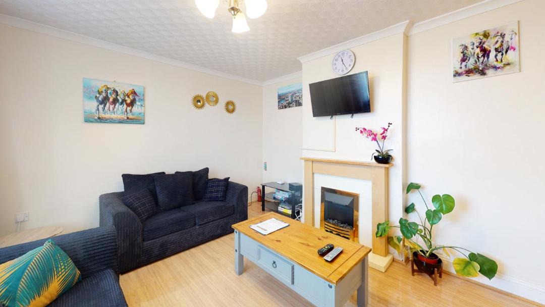Photo of Livingroom in Cray Valley West