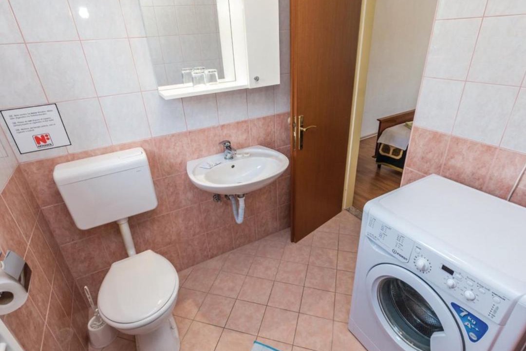 Photo of Bathroom in Brsec