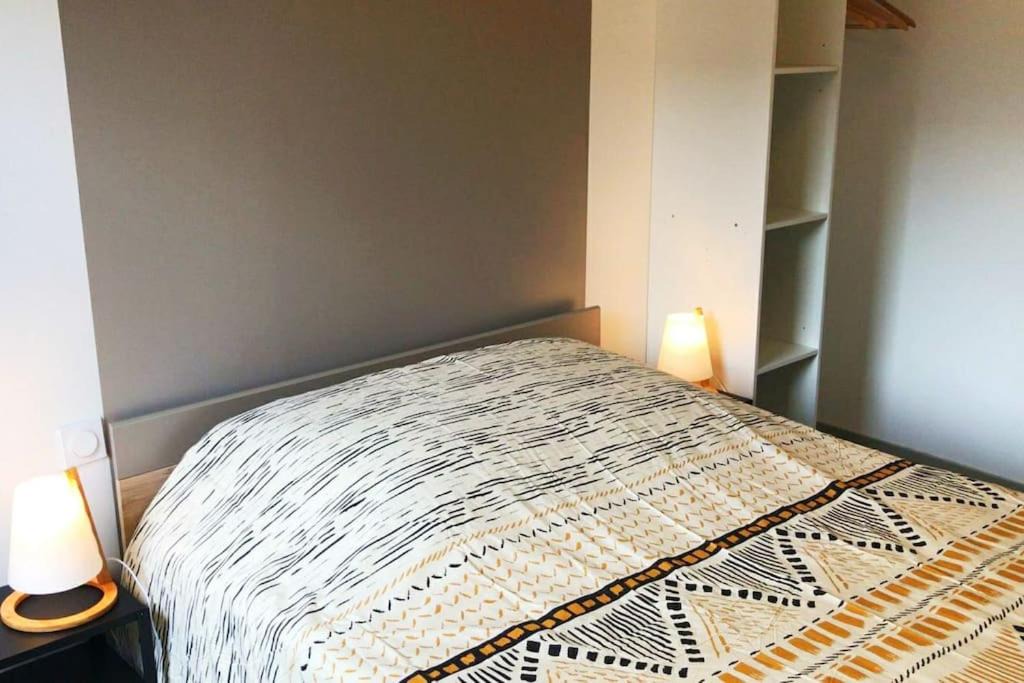 Photo of Bedroom in Valence