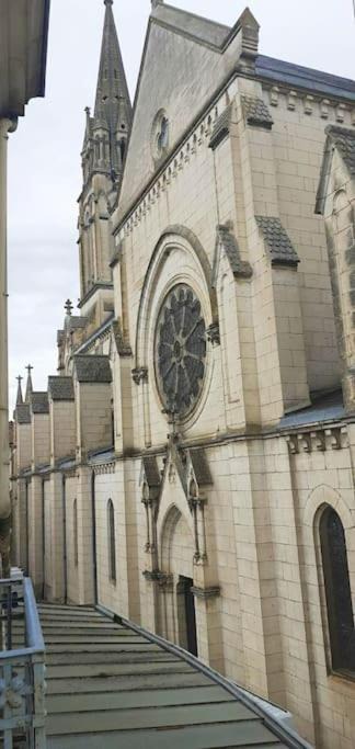 Photo of Others in Valence