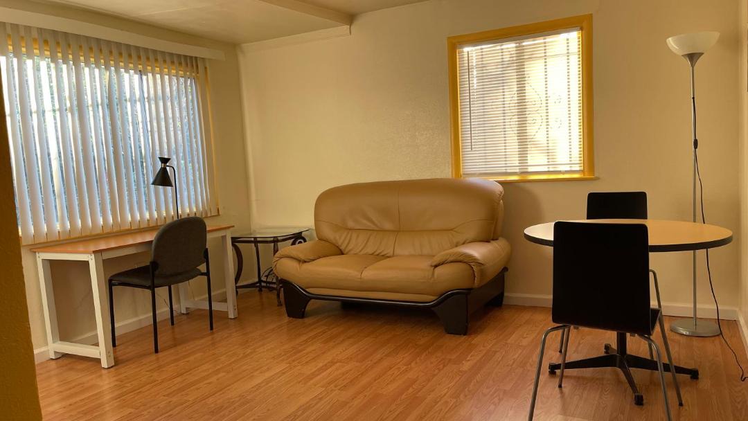 Photo of Livingroom in Southwest Berkeley