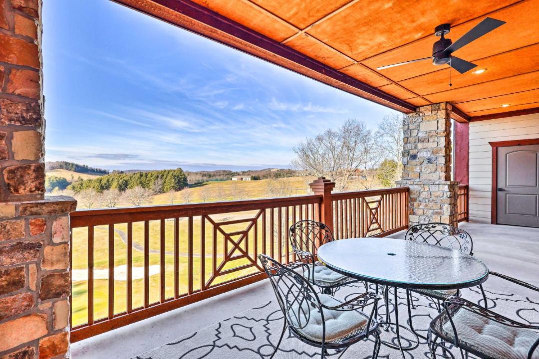 Photo of Patio Balcony in Laurel Fork
