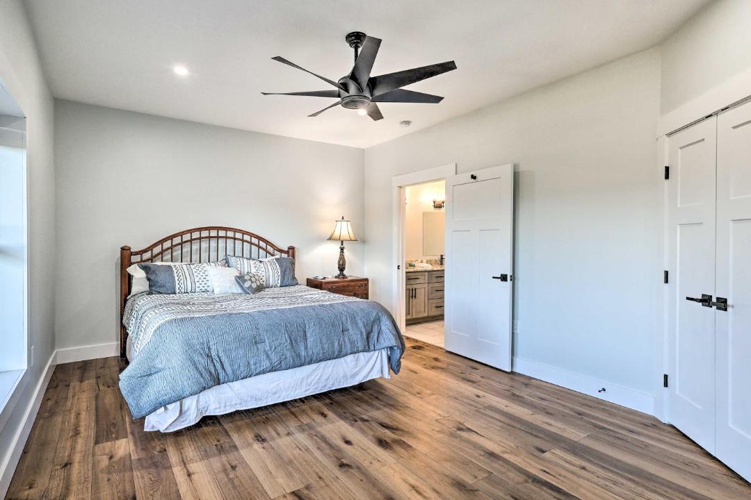 Photo of Bedroom in Laurel Fork