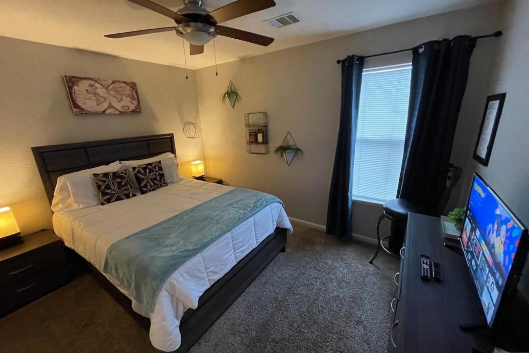 Photo of Bedroom in Humble