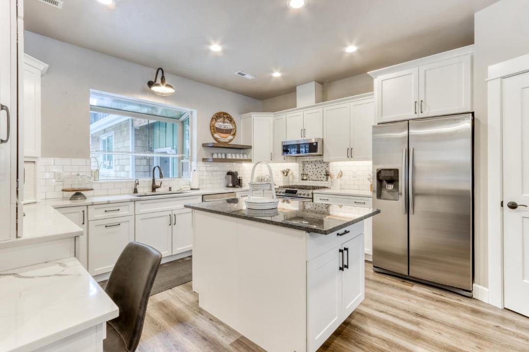 Photo of Kitchen in Oregon Water Wonderland