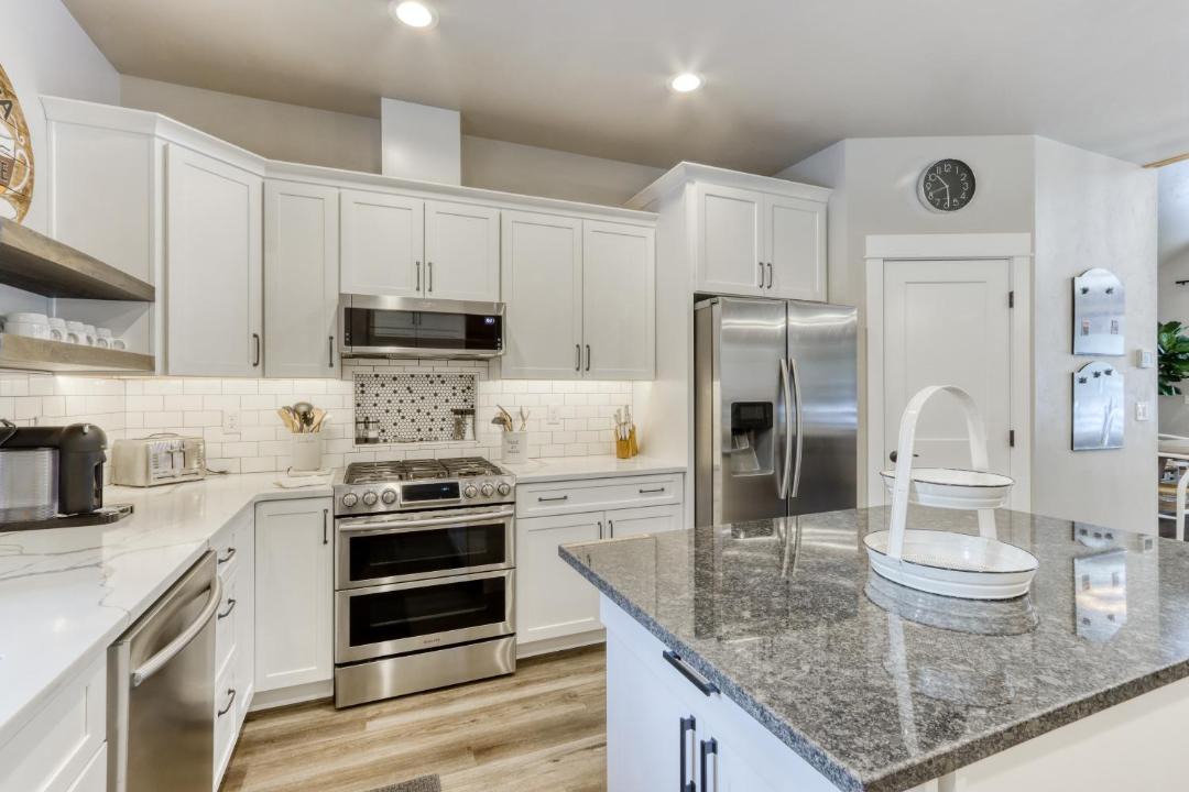 Photo of Kitchen in Oregon Water Wonderland