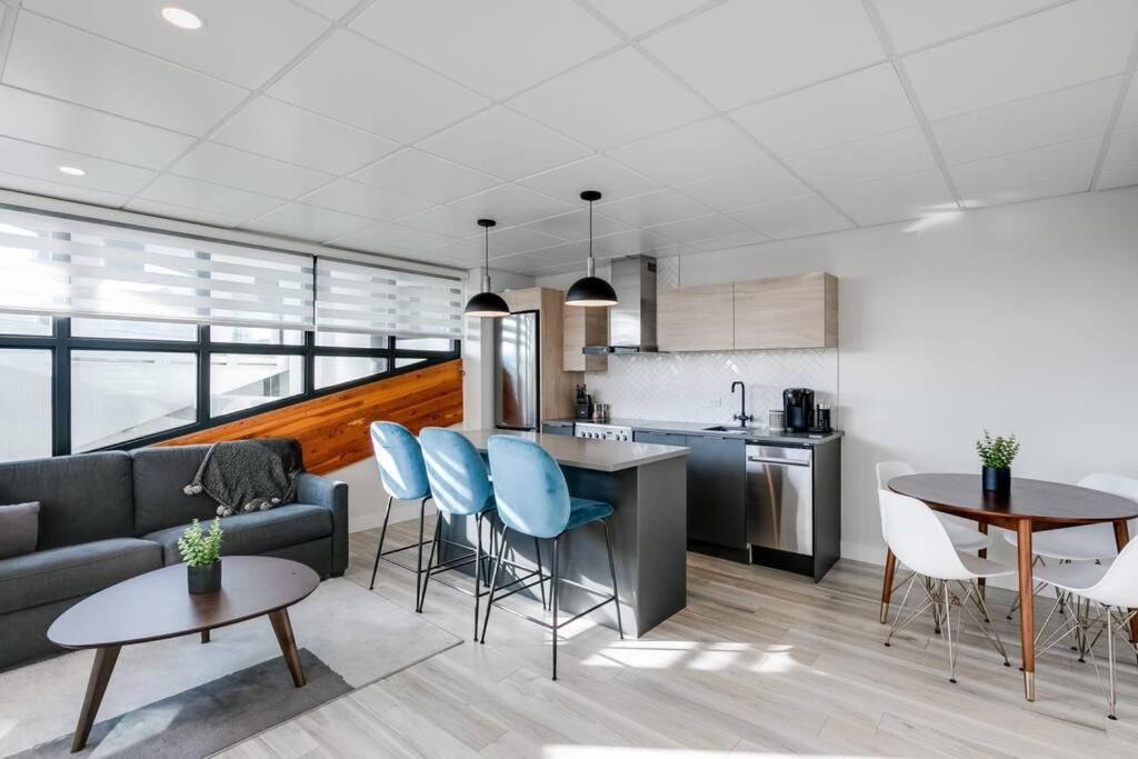 Photo of Livingroom in Laval