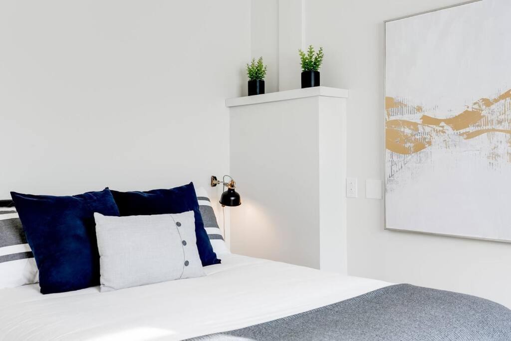 Photo of Bedroom in Laval