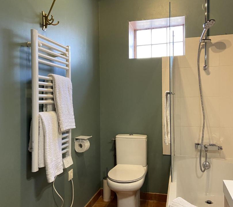 Photo of Others in Illats