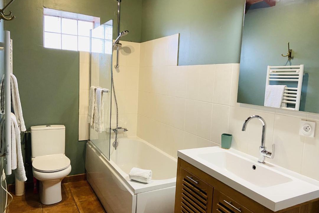 Photo of Others in Illats