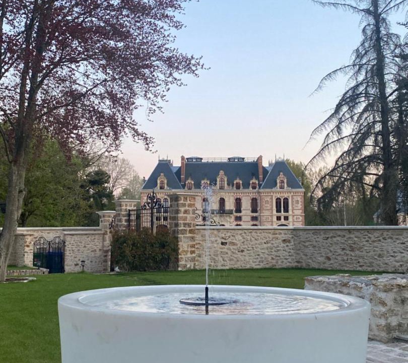 Photo of Others in Bonnelles