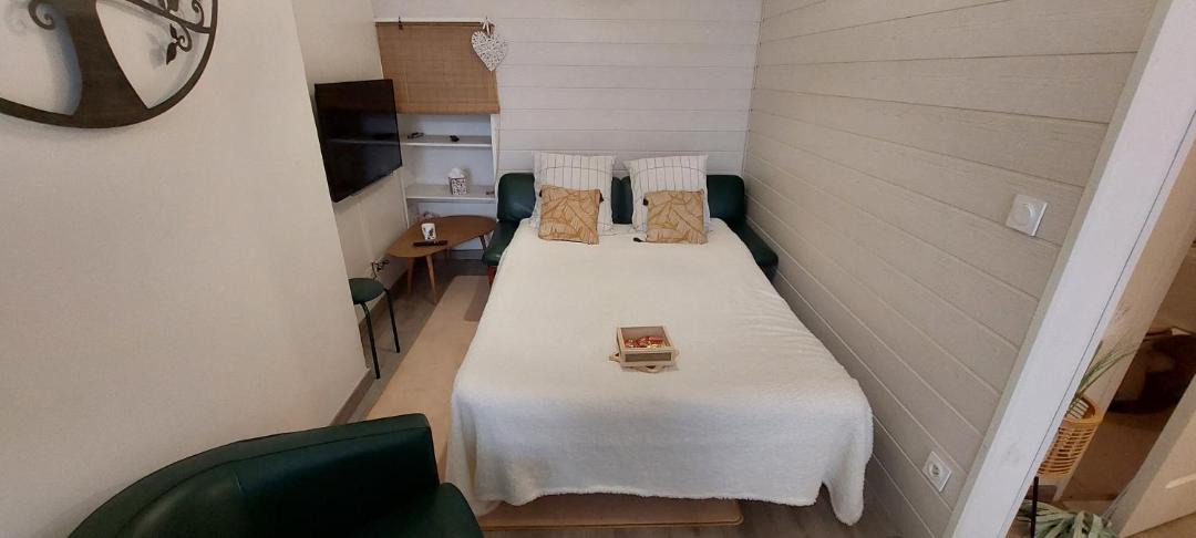 Photo of Bedroom in Bourg-de-Peage