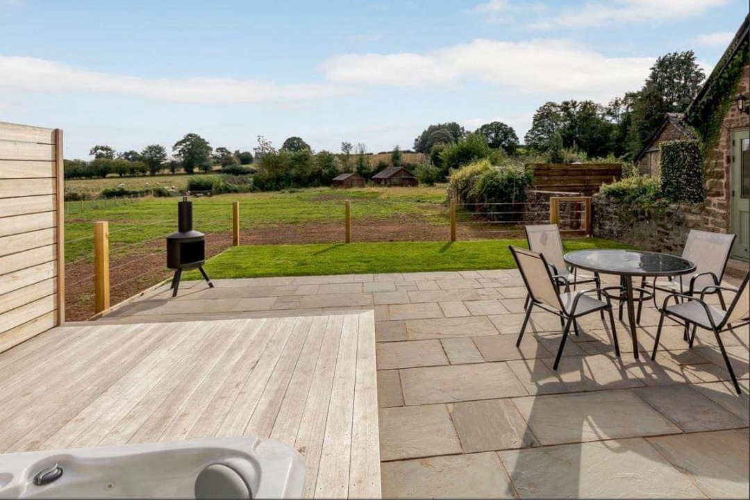Photo of Patio Balcony in Llantilio Crossenny