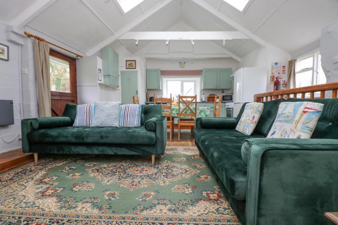 Photo of Livingroom in Helford Passage