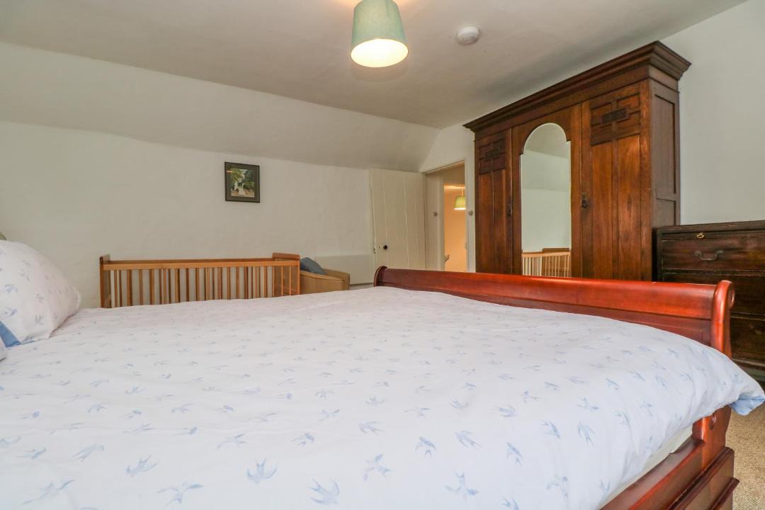 Photo of Bedroom in Helford Passage