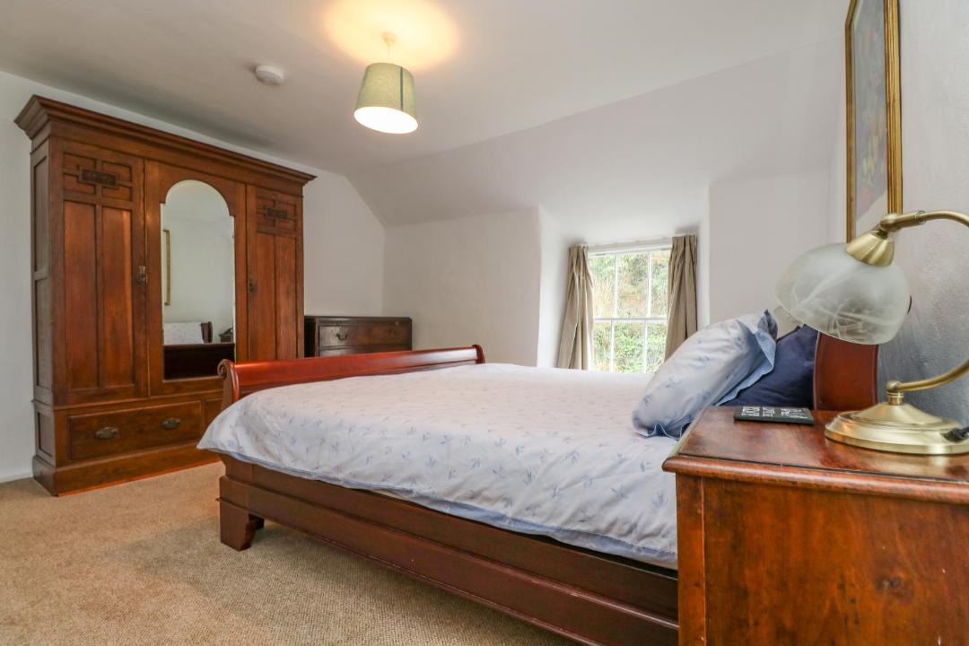 Photo of Bedroom in Helford Passage