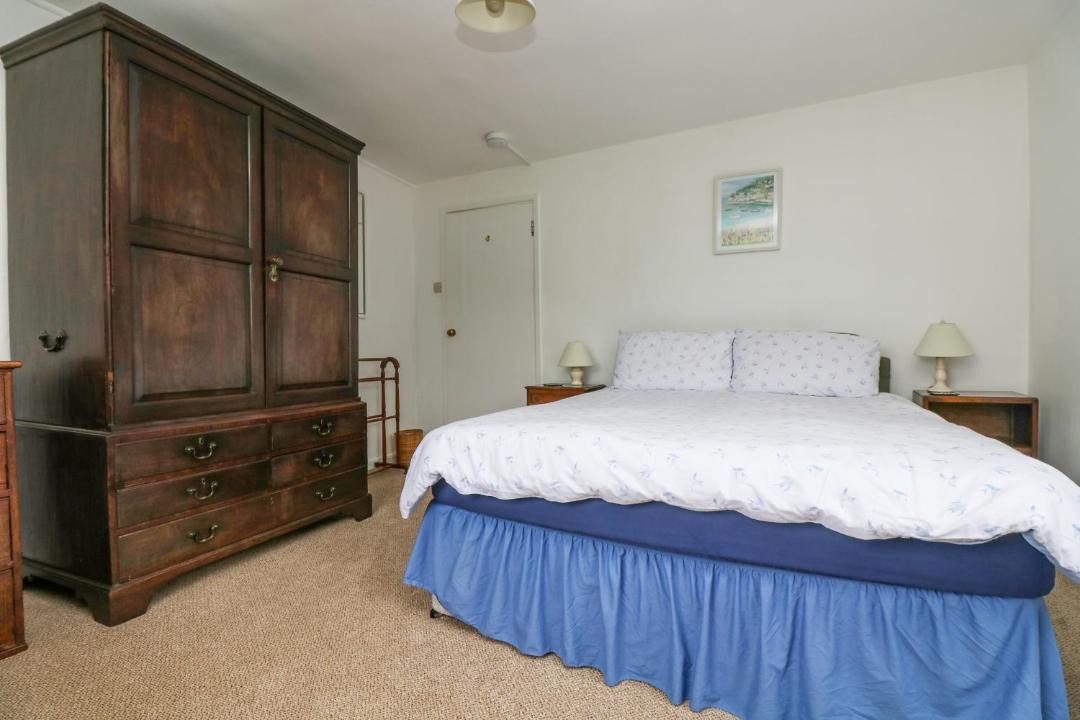 Photo of Bedroom in Helford Passage