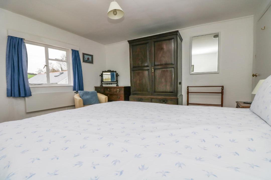 Photo of Bedroom in Helford Passage