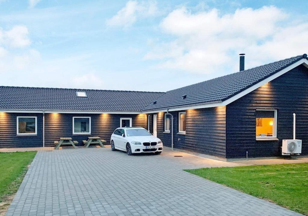 Photo of Buildings in Houvig