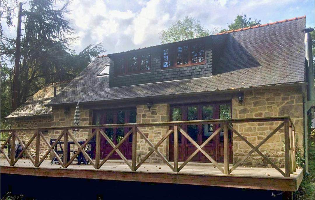 Photo of Others in Guern