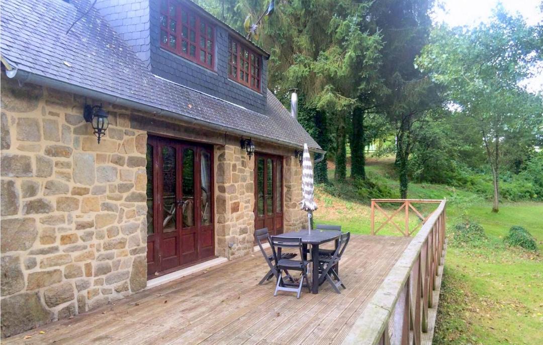 Photo of Others in Guern