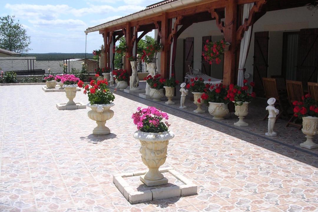 Photo of Others in Pompejac