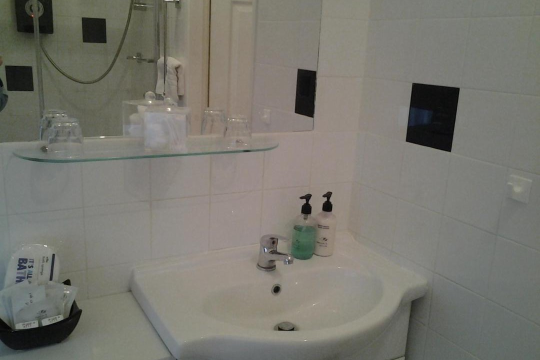 Photo of Bathroom in Ibstock