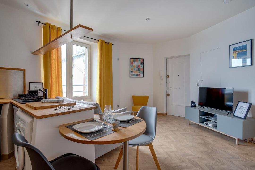 Photo of Livingroom in Graslin - Commerce