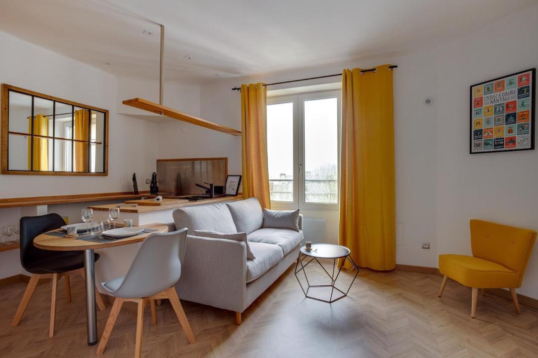 Photo of Livingroom in Graslin - Commerce