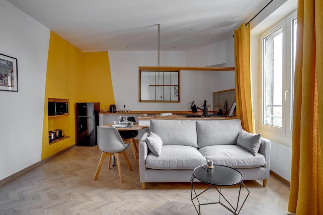 Photo of Livingroom in Graslin - Commerce