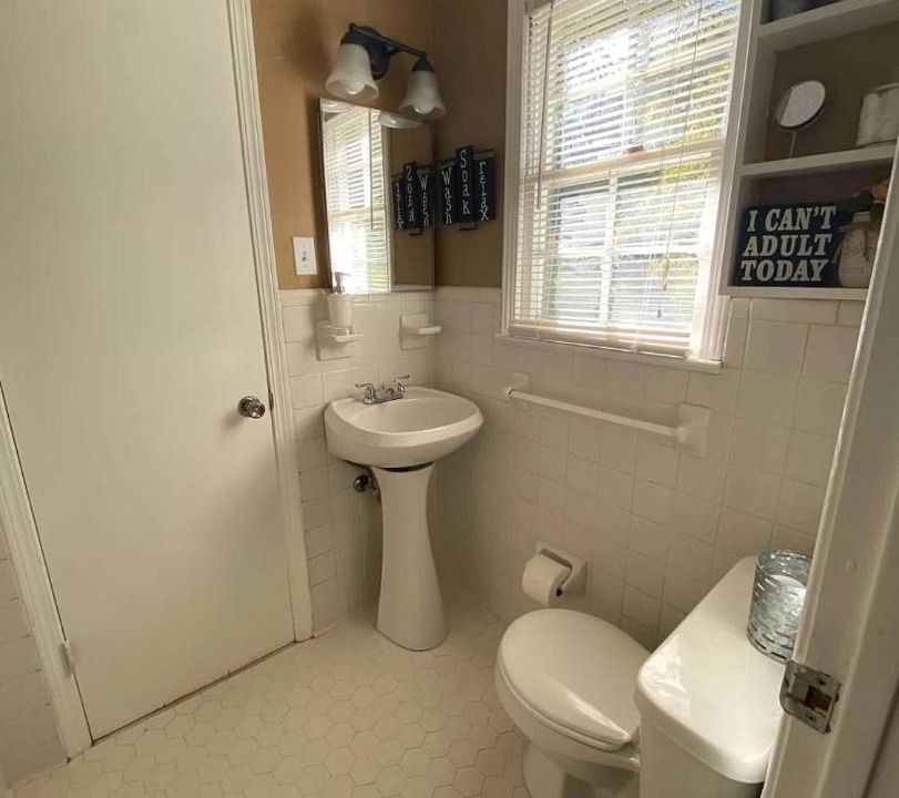 Photo of Bathroom in Woodland Hills