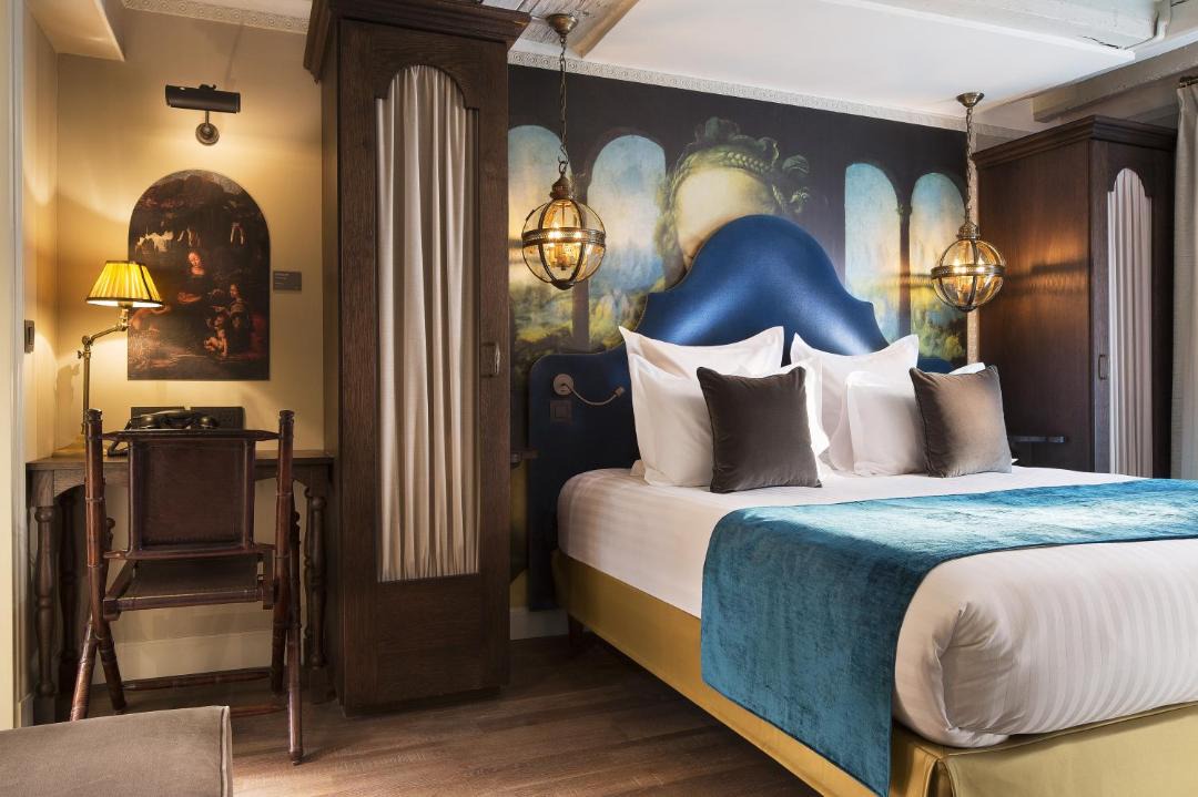 Photo of Others in Saint-Germain-des-Pres