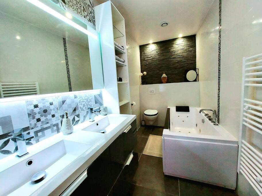 Photo of Bathroom in Gigean