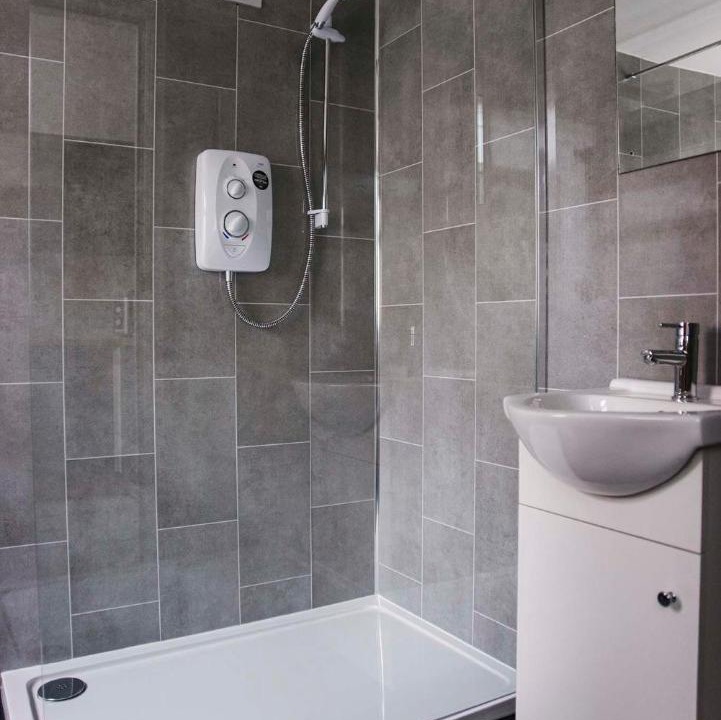 Photo of Bathroom in Six Bells