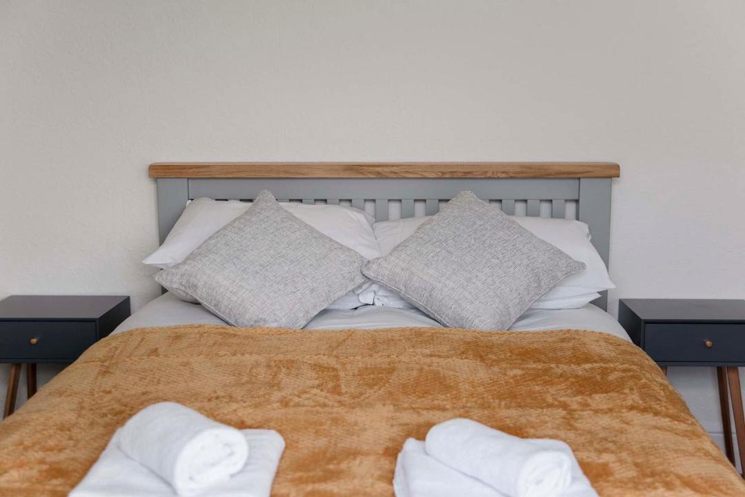 Photo of Others in Six Bells