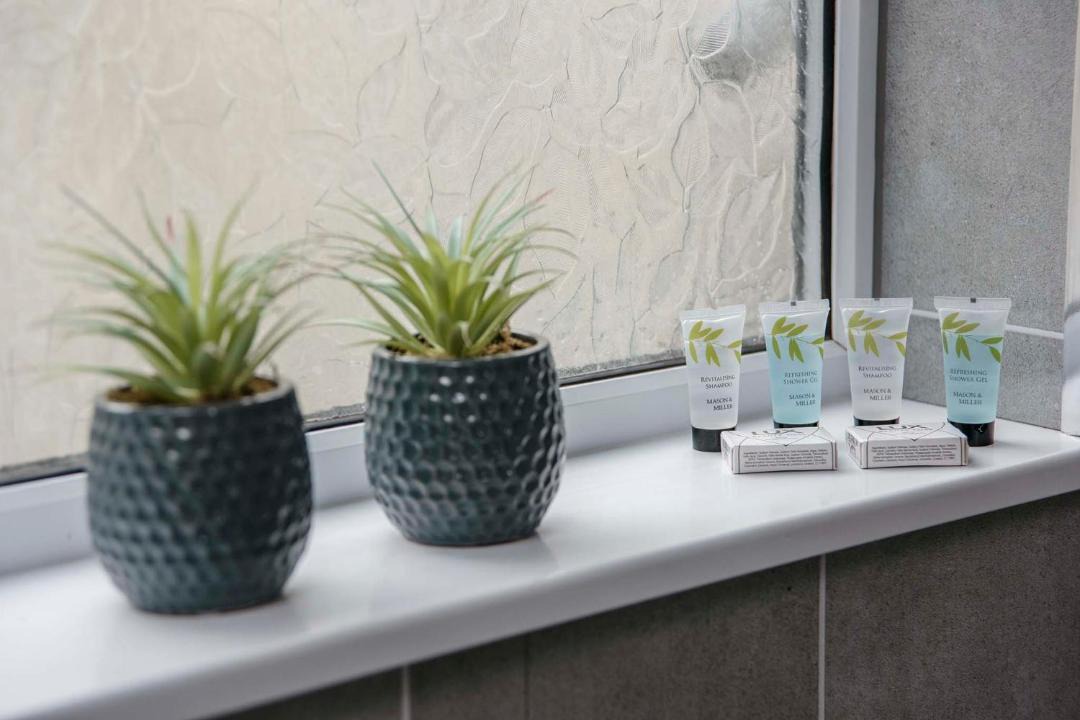 Photo of Others in Six Bells