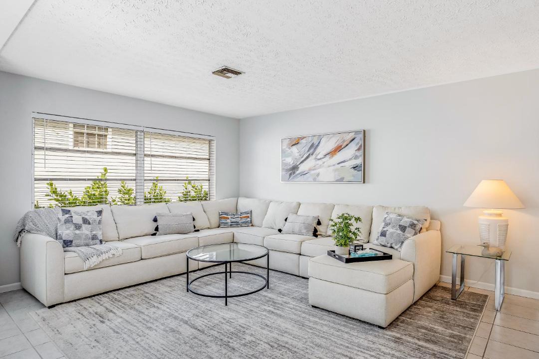 Photo of Livingroom in Naples Park