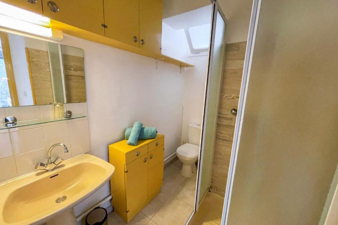 Photo of Bathroom in Le Grau-Du-Roi