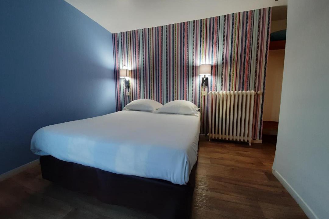 Photo of Bedroom in Saint-Serge