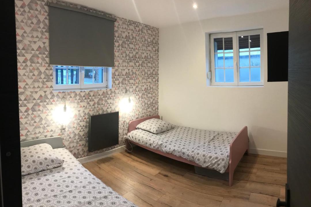 Photo of Others in Pernois